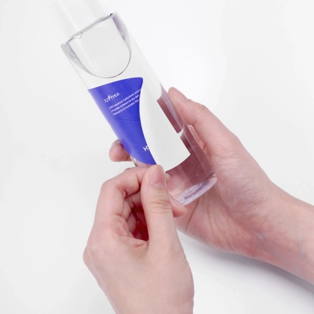 Isntree-Hyaluronic-Acid-Toner-Hydrating-Toner-with-Hyaluronic-Acid-200ml